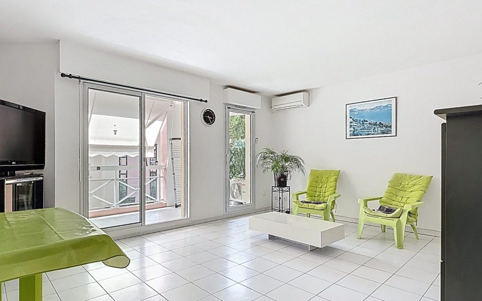 Nice Cimiez – 3 bedrooms corner apartment with garage in Cimiez