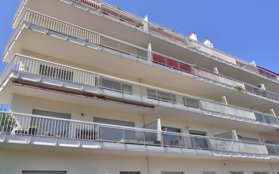 Nice Cimiez – 3 pièces lumineux en avant dernier étage