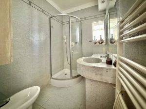 Cimiez Storico – Ultimo piano con terrazza circolare, vista mare e palazzi Belle Époque
