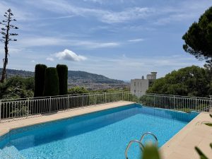 Nice Cimiez – Espace, calme, piscine : que du bonheur !