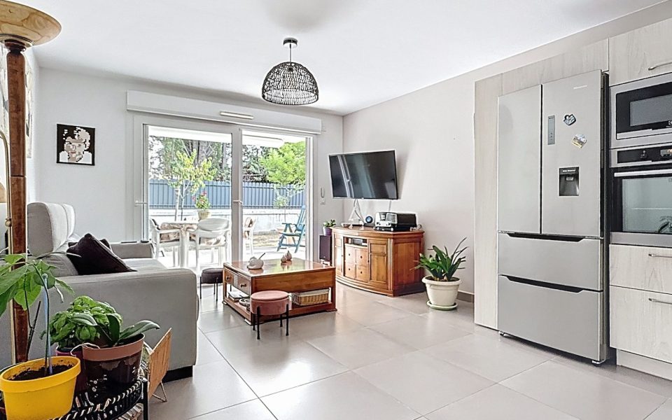 Nice Cimiez – 2 Bedroom Apartment in a new Residence close to all Amenities : photo 2