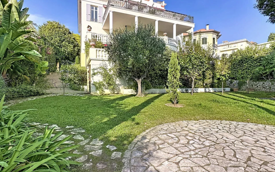 Duplex d’Exception à Cimiez avec Vue Mer Panoramique
